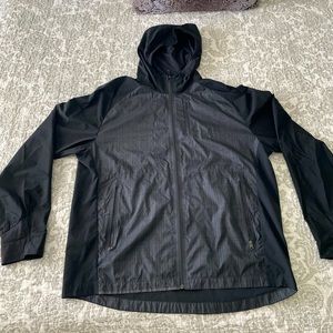 Lululemon Men’s Raincoat